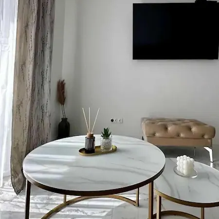 Two Bedroom With Terrace And Swimming Pool *