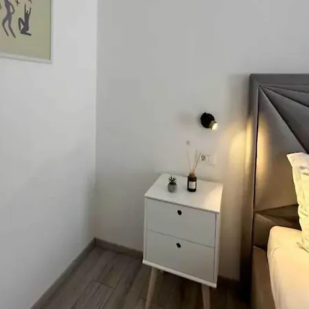 Two Bedroom With Terrace And Swimming Pool Apartman Zagvozd