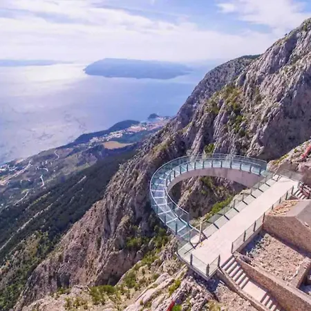 Apartman Two Bedroom With Terrace And Swimming Pool *