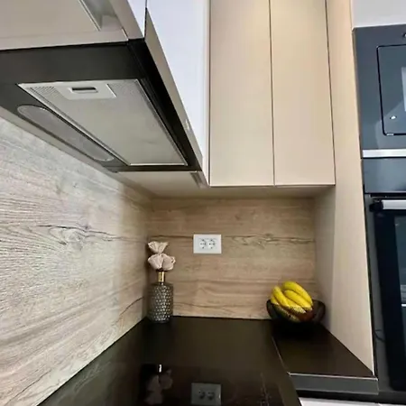 Apartman Two Bedroom With Terrace And Swimming Pool *