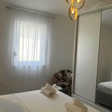 Two Bedroom With Terrace And Swimming Pool *