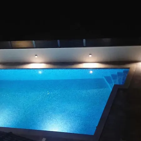 Apartman Two Bedroom With Terrace And Swimming Pool Zagvozd