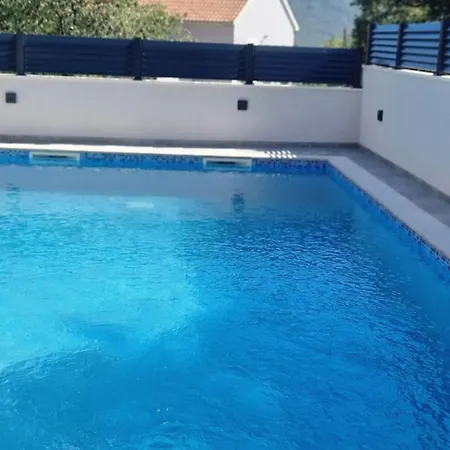 Two Bedroom With Terrace And Swimming Pool *