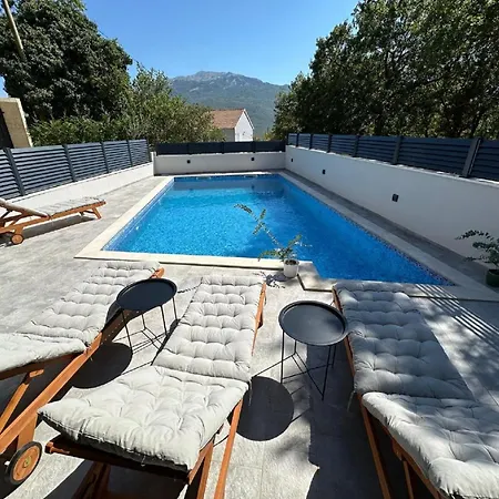 Two Bedroom With Terrace And Swimming Pool Zagvozd