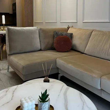 Apartman Two Bedroom With Terrace And Swimming Pool