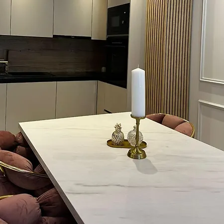 Two Bedroom With Terrace And Swimming Pool Apartman *