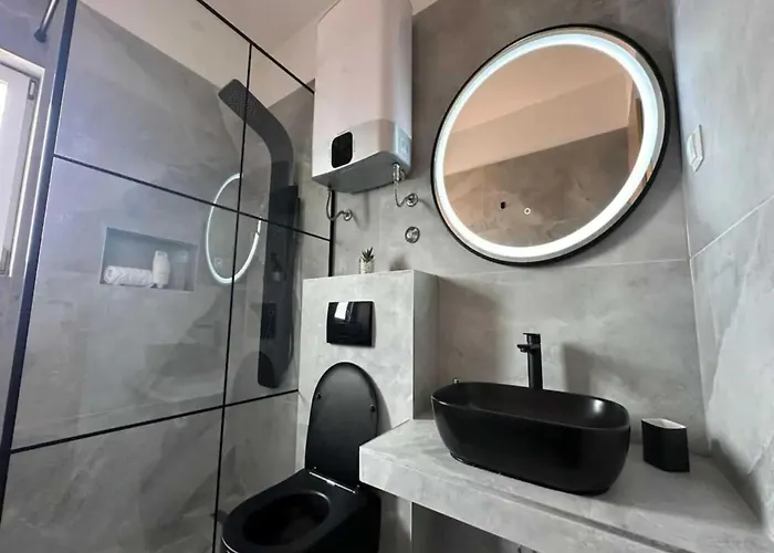 아파트 Two Bedroom With Terrace And Swimming Pool *