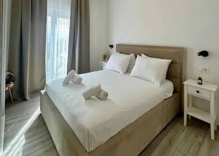 Two Bedroom With Terrace And Swimming Pool Zagvozd