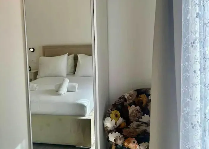 아파트 Two Bedroom With Terrace And Swimming Pool *