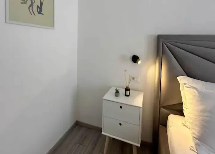 Two Bedroom With Terrace And Swimming Pool 아파트 Zagvozd