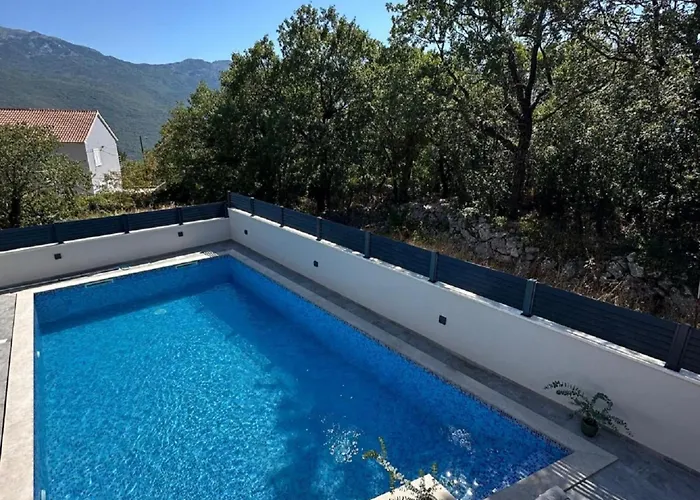 Two Bedroom With Terrace And Swimming Pool 아파트 Zagvozd