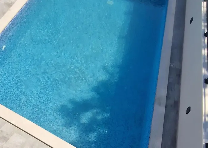 Two Bedroom With Terrace And Swimming Pool Zagvozd