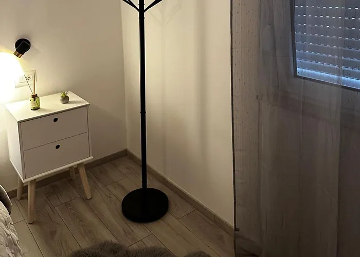 Two Bedroom With Terrace And Swimming Pool 아파트 *