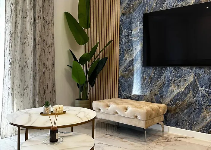 Two Bedroom With Terrace And Swimming Pool 아파트