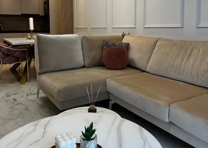 아파트 Two Bedroom With Terrace And Swimming Pool