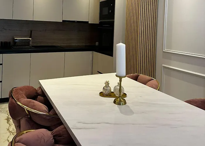Two Bedroom With Terrace And Swimming Pool 아파트 *